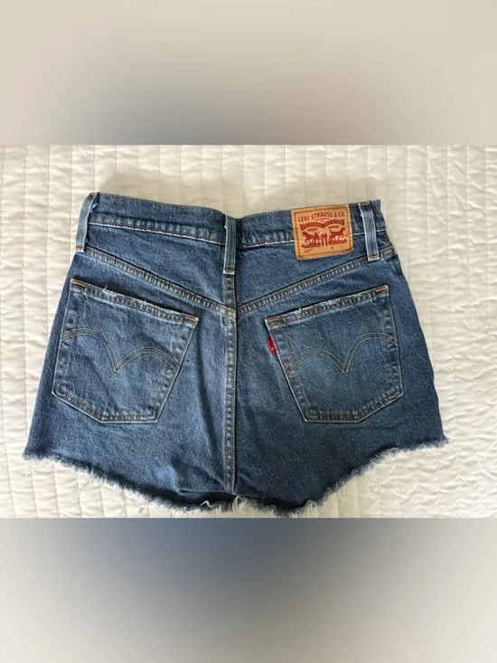 Levi's 501 Denim shorts - Picture 2 of 4